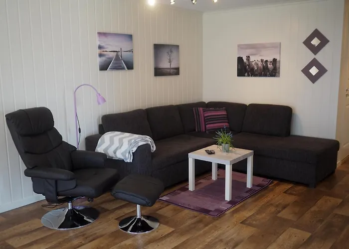Stor Og Moderne Apartamento Stryn