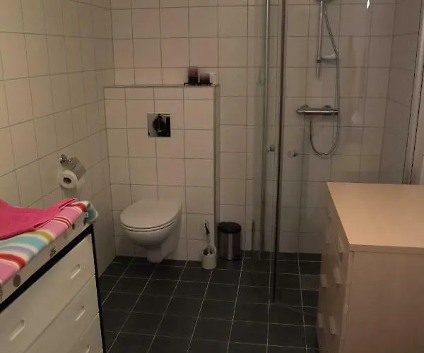 Stor Og Moderne Apartamento Stryn